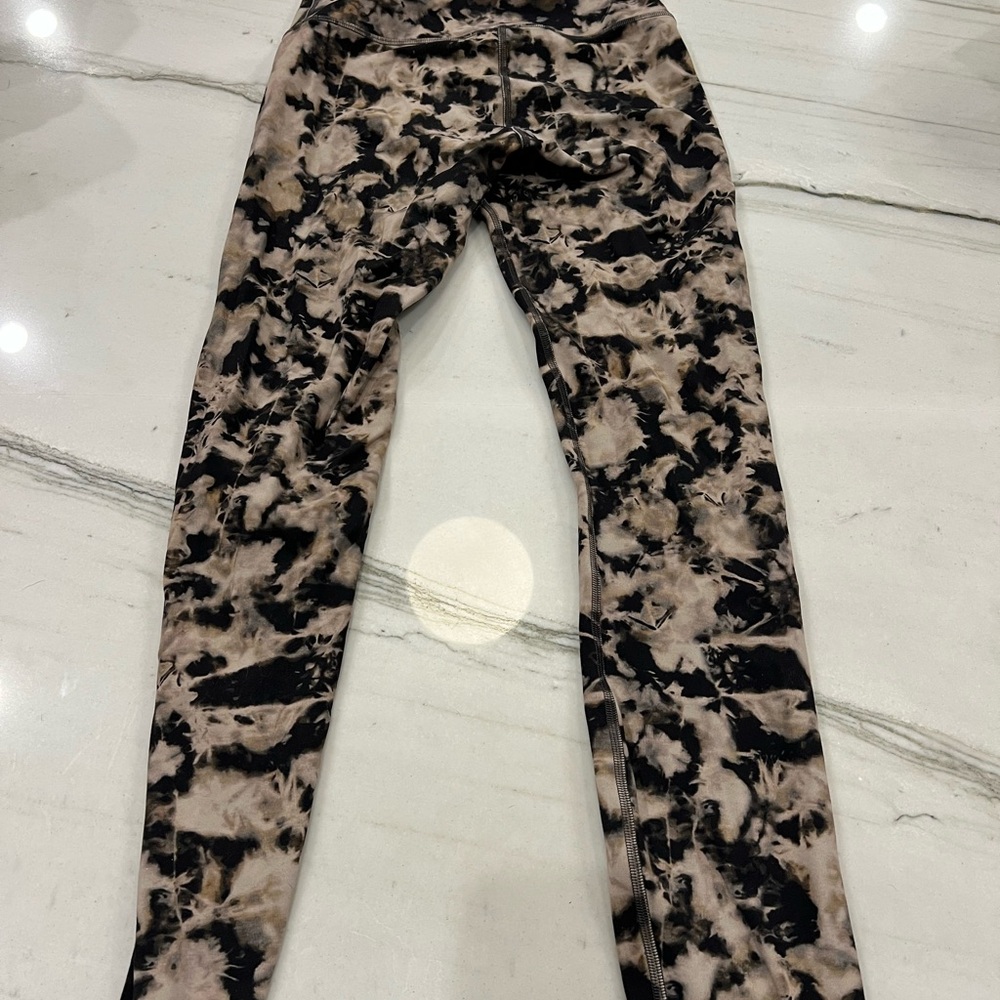 Lululemon size 4 like new